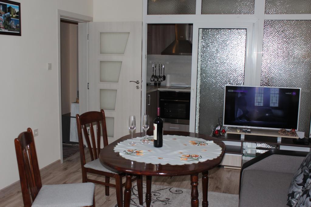 Apartment Central Warna Zewnętrze zdjęcie