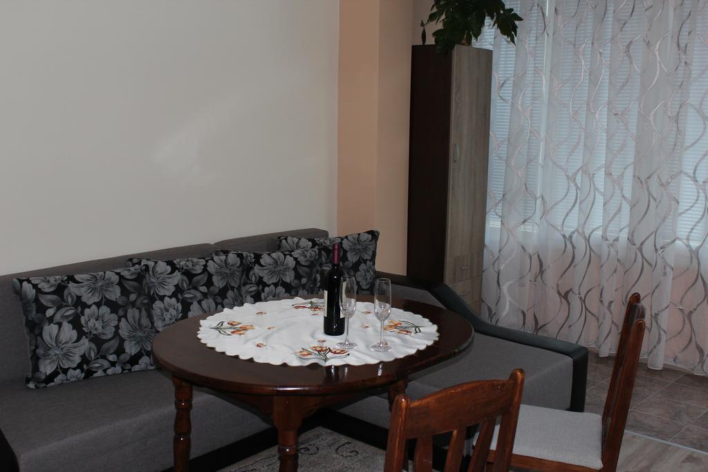 Apartment Central Warna Zewnętrze zdjęcie
